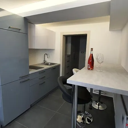 Apartma Semedelcek * Koper