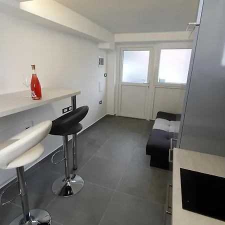 Apartma Semedelcek Daire Koper